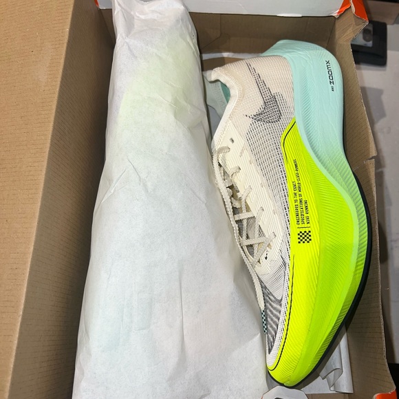 Size 13 - Nike ZoomX Vaporfly NEXT% 2 white, bright Green - Picture 5 of 6